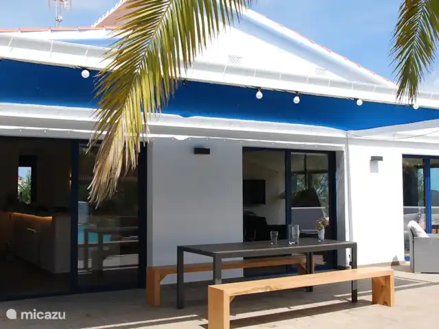 Location de Vacances Espagne, Costa Brava, Palamos, villa - Manuki Mas Costa Brava Villa Terrasse avec table à manger